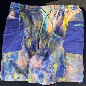 Lululemon Water-Repellent Hiking Short 8” - Size L